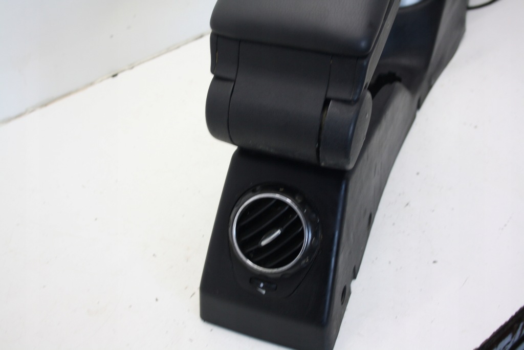 Туннель средний подлокотник alfa romeo gt 156038296 Оригинал