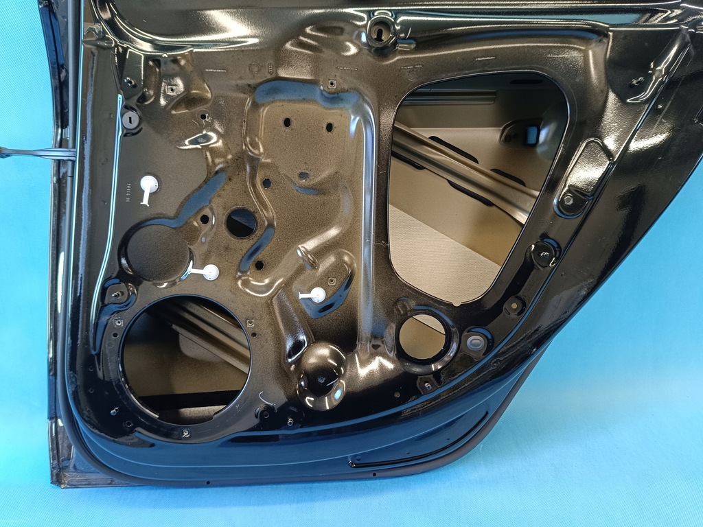 фото №8, Audi a4 b9 2024 r avant lift 2,0 tfsi 110kw дверь правый задняя ly9t