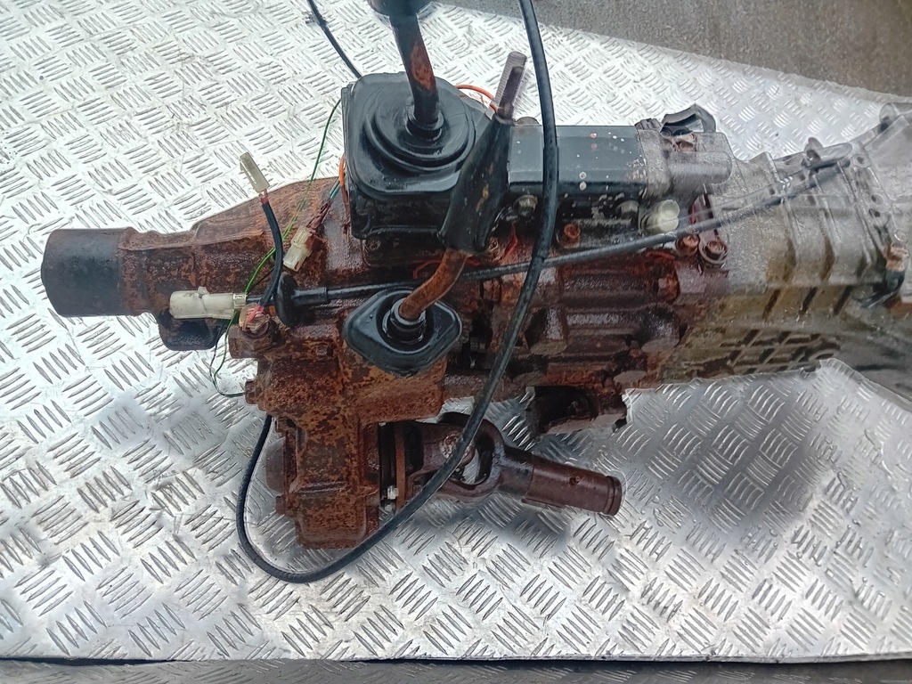 фото №9, Isuzu trooper 2.3d коробка передач коробка передач 71070558