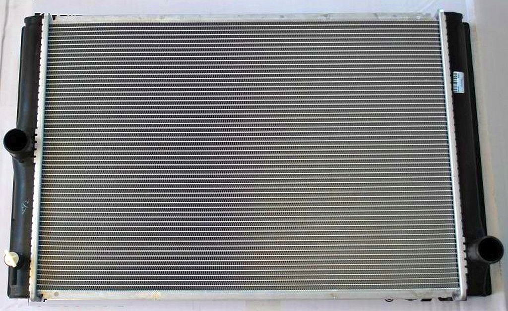 Купити Радіатор води toyota corolla 07-13 1.4 d-4d d