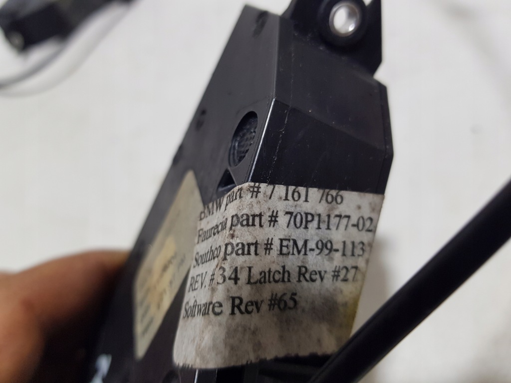 Bmw x5 e70 механизм защёлки двигатели блокировка бардачка пассажира с Разборки