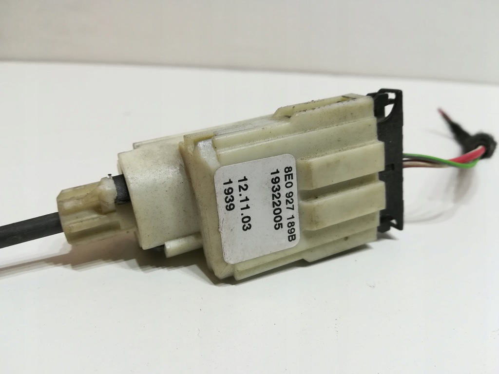 фото №5, Датчик педали сцепления 8e0927189b audi a4 b6