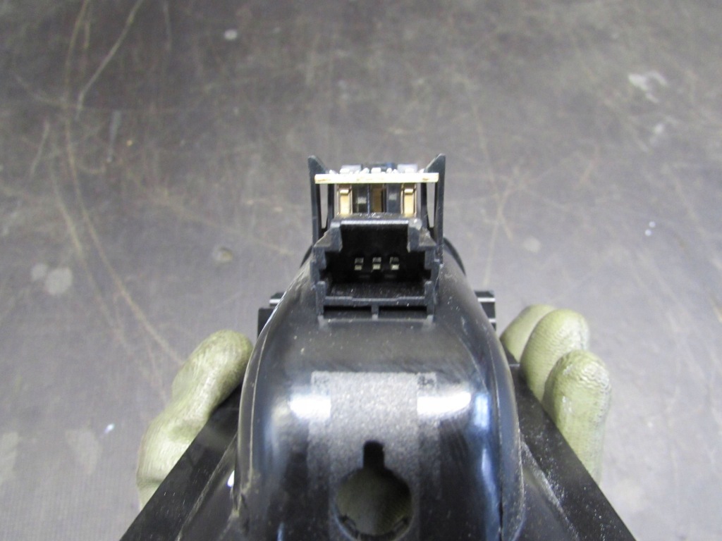 Зарядний пристрій ліхтарики peugeot 3008 09-13r 9685614080 Зі Шроту