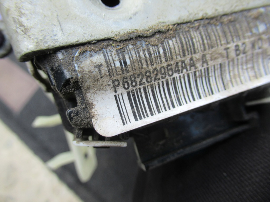 фото №3, Jeep wrangler jl sahara 4d 2018 r. замок двері правий перед p68282954aa