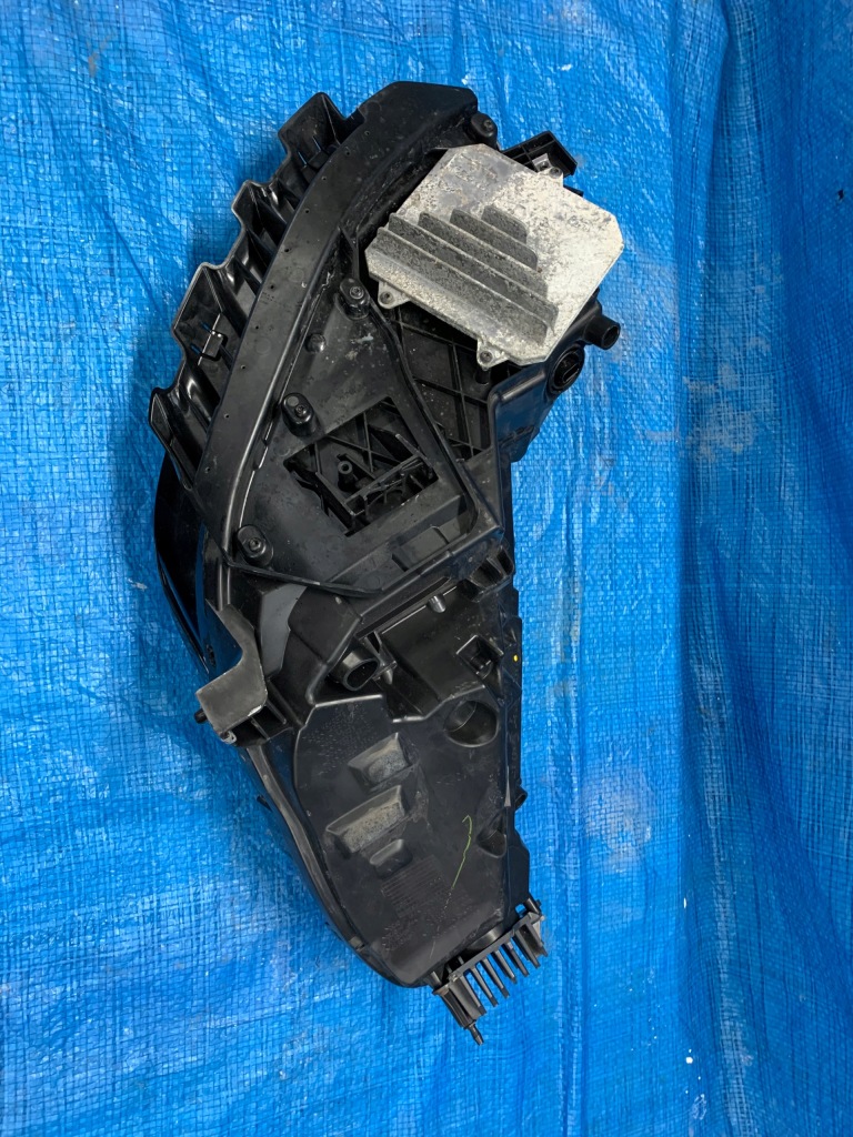 Tesla model 3 правый  фара full led Доставка