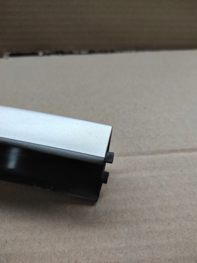 фото №10, Заглушка накладка рейлинг правая перед renault laguna iii