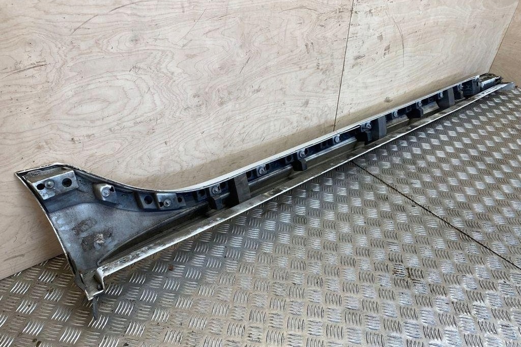 фото №13, Накладка порог левая jaguar xe x760 gx7m101d57a 2.0l дизель 132kw 2016