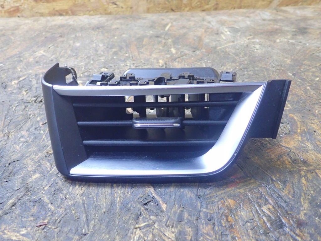 фото №1, Решётка обдув левая renault clio v 1,0 tce 2021r 687617532r 8536