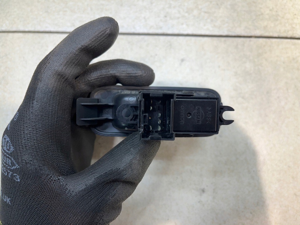 фото №13, Панель вікон i перемикачі primera p12 1.9dci 25401av640