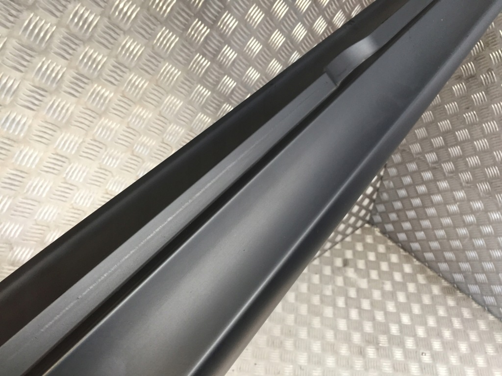 Porsche macan рестайлинг  молдинг порог накладка левая gts mat оригинал  95b854883a Оригинал