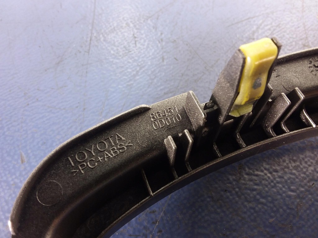 фото №7, Toyota yaris iii рамка радио 86451-0d010