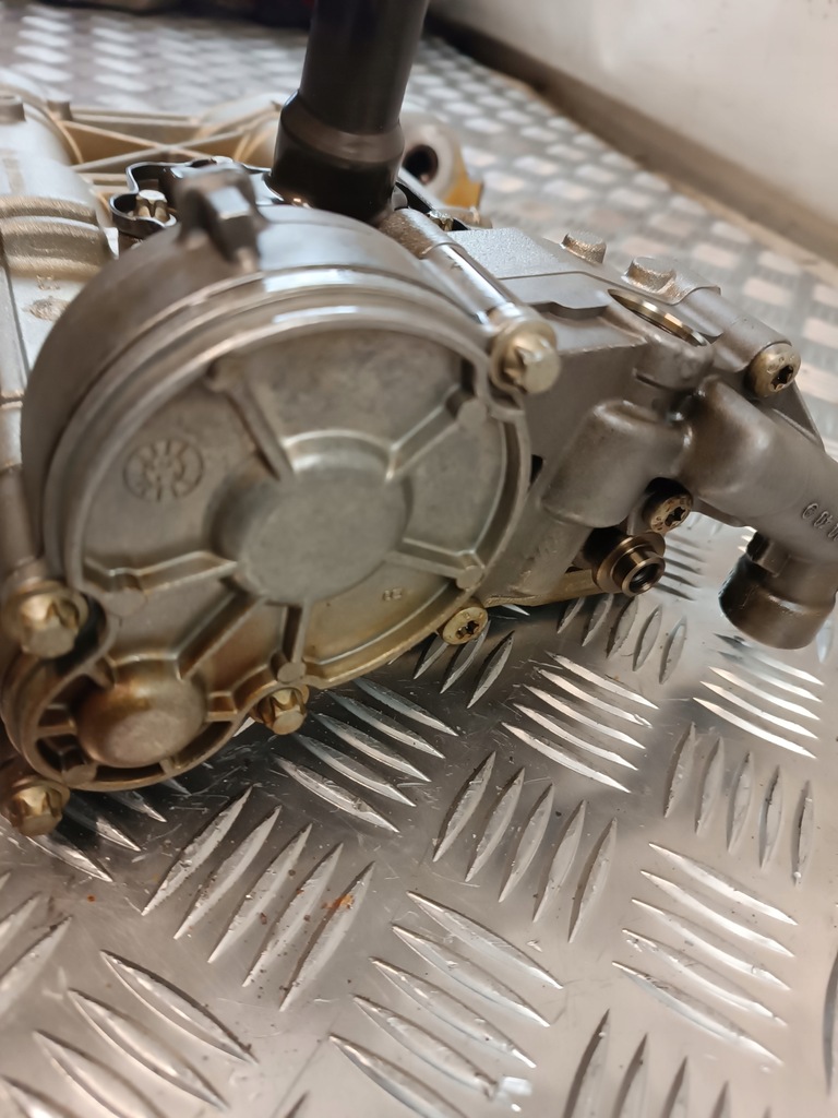 фото №10, Насос оливи mercedes w203 1.8b компресор r2710340203