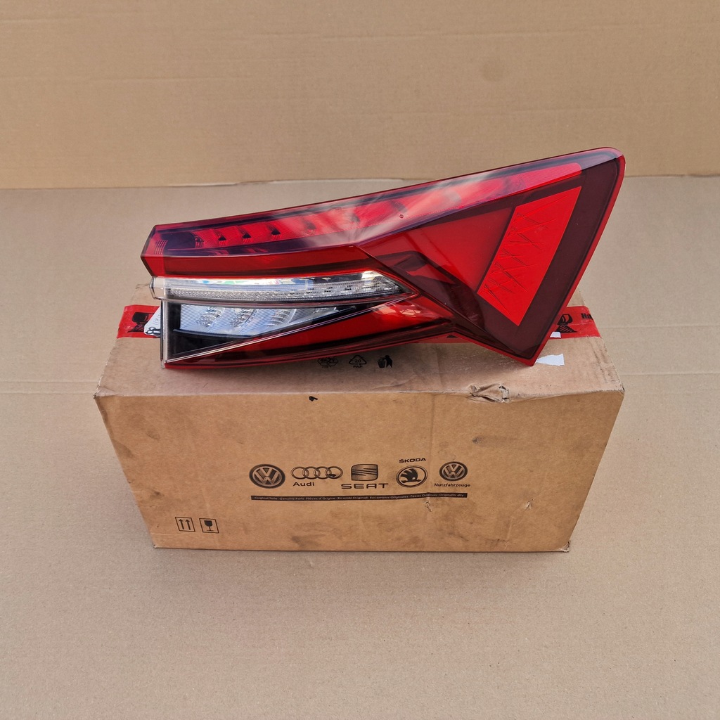 фото №9, Skoda kodiaq lift лампа правий задня idealna 565945208b