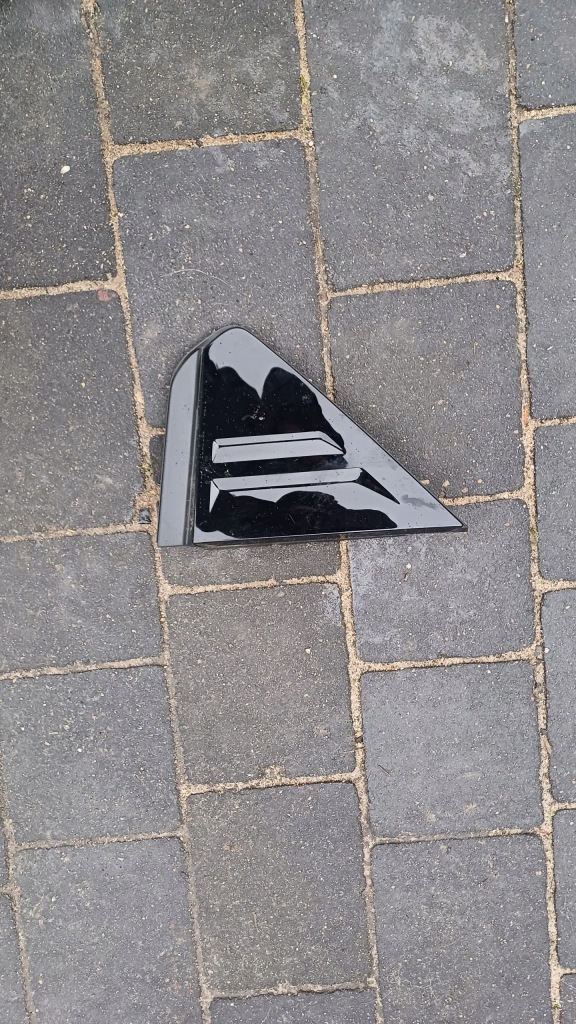 фото №1, Заглушка na крыло правый задняя astra l vi 6 hb