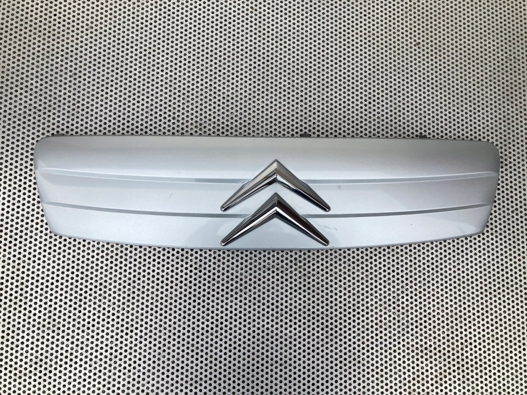 фото №1, Накладка решітка радіатора решітка радіатора радіатора емблема citroen c2 i 02-06r. ezrc =oem=