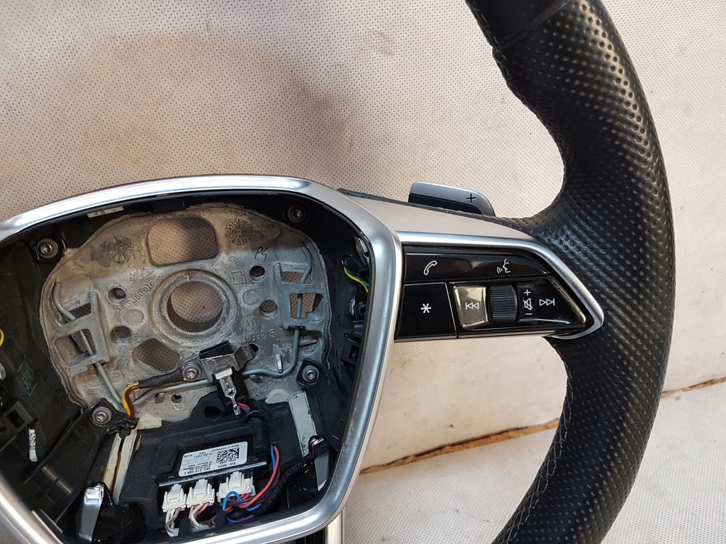 фото №6, Повітропровід шкіра мультифункція audi a6 c8 s-line 4ke419091q e-tron q8