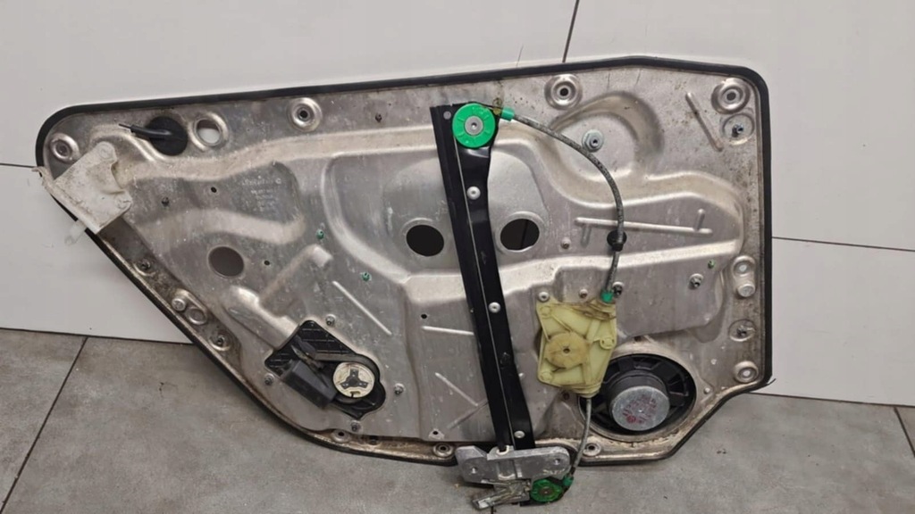 фото №1, Подъемник стекло правый задняя доводчик vw phaeton 02-16