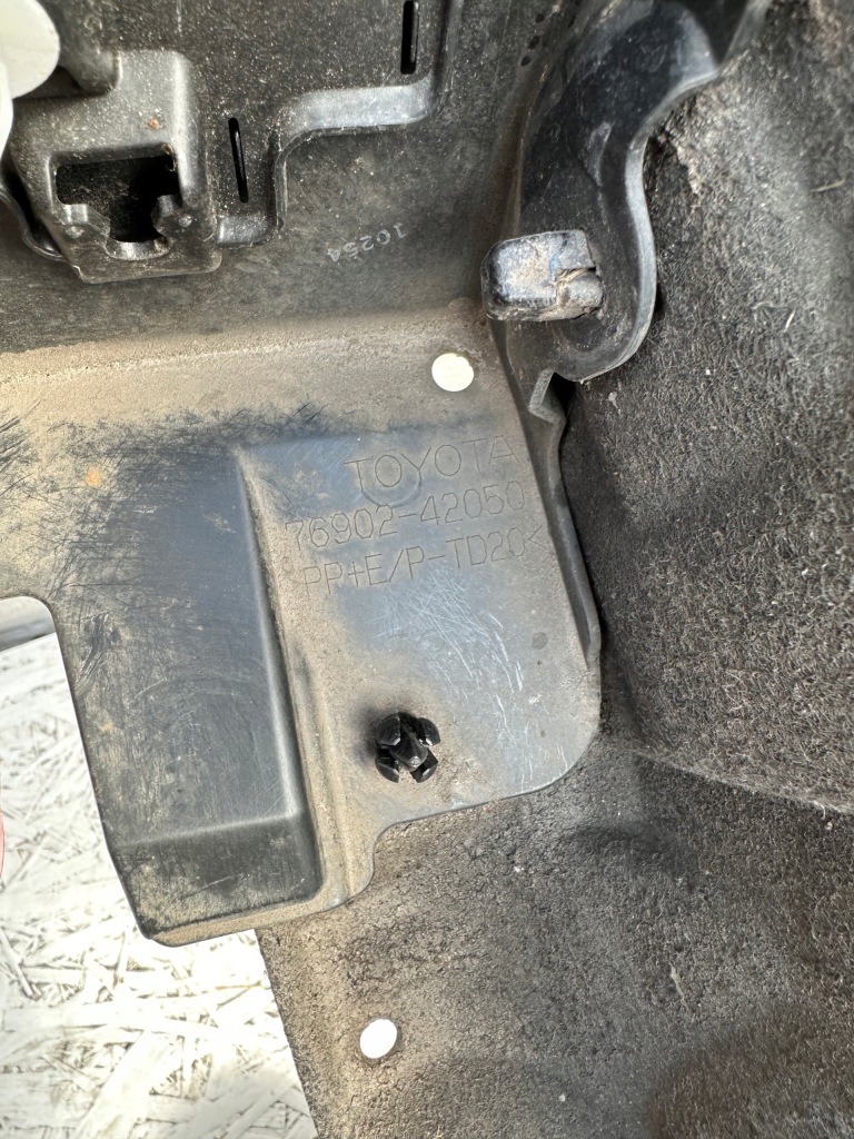 фото №5, Rav4 v подкрылок левая передние 53876-42100