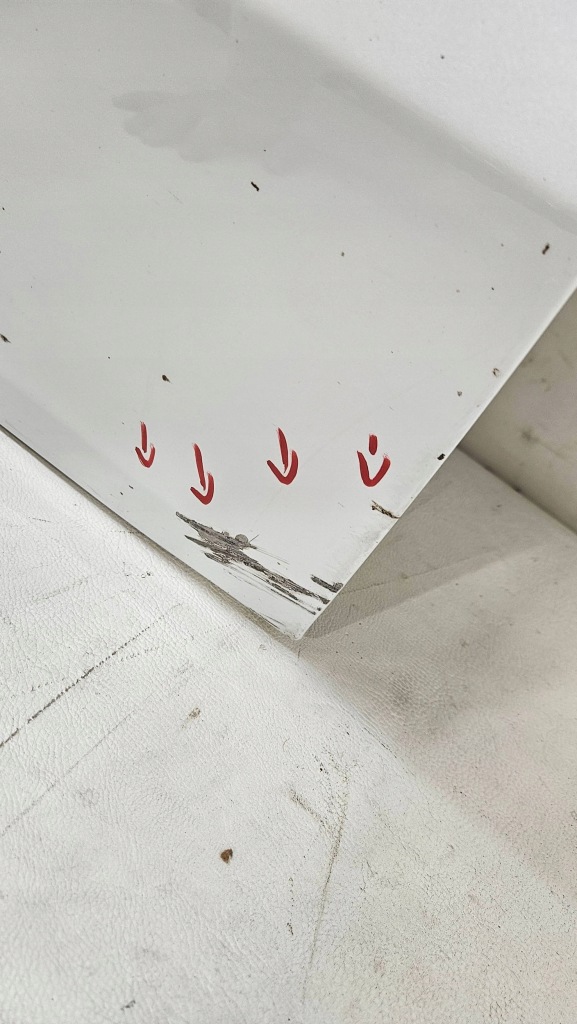 Дверь правое  задняя задняя tesla model y оригинальные Доставка