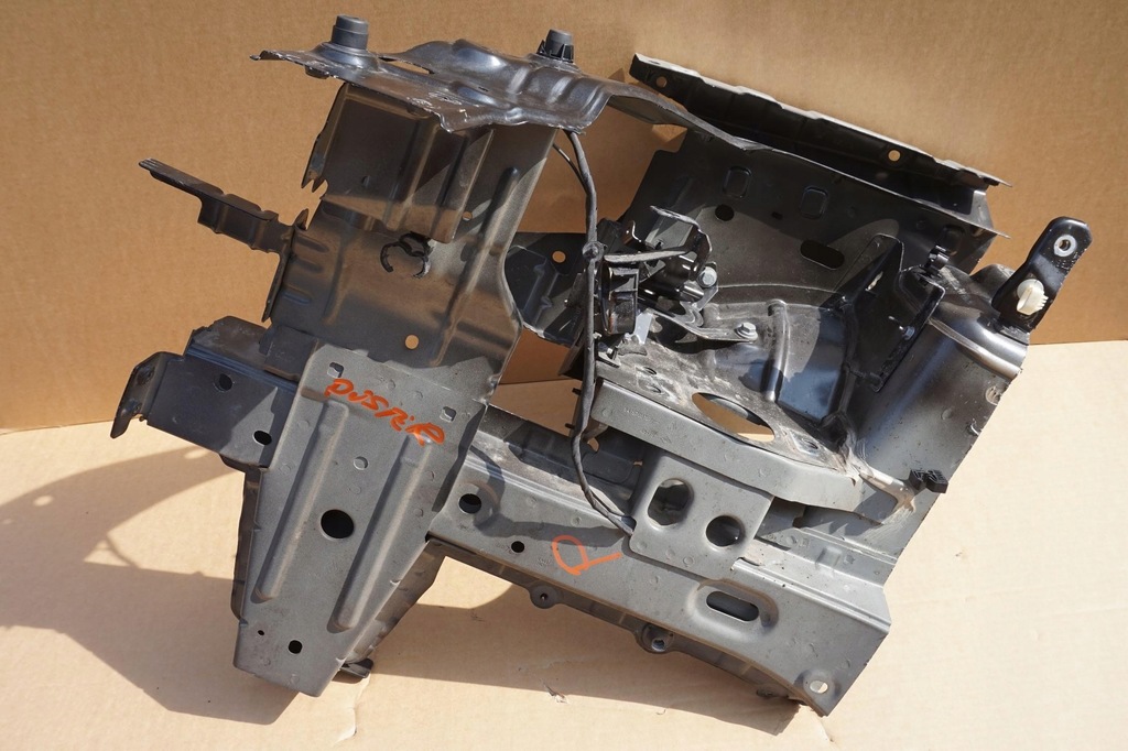 фото №4, Лонжерон правая подкрылок dacia duster ii