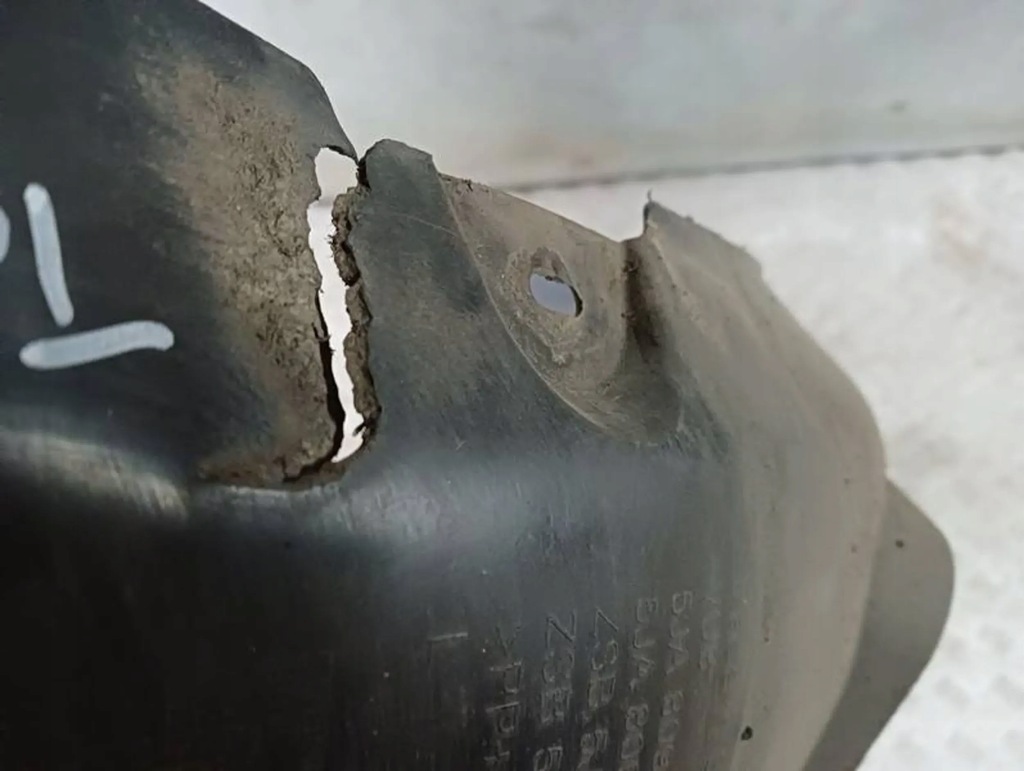 фото №3, Skoda rapid подкрылок левая перед передние 5ja809961