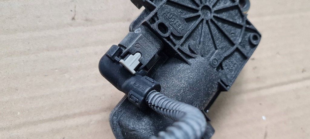 фото №9, Sq2 s3 8v sedan a3 модуль моторчик выхлоп golf vii r a4 b9 4h0133246j