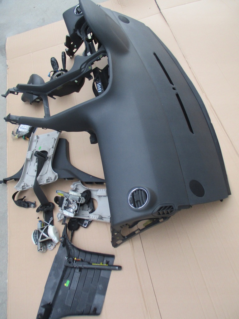 фото №5, Peugeot 5008 i приборная панель консоль приборная панель ремни air bag