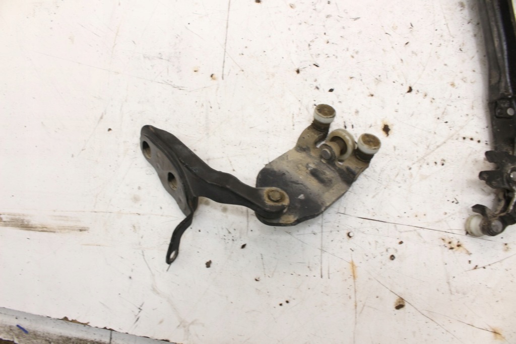 фото №3, Права ролик двері розсувних ford transit custom 2szt.