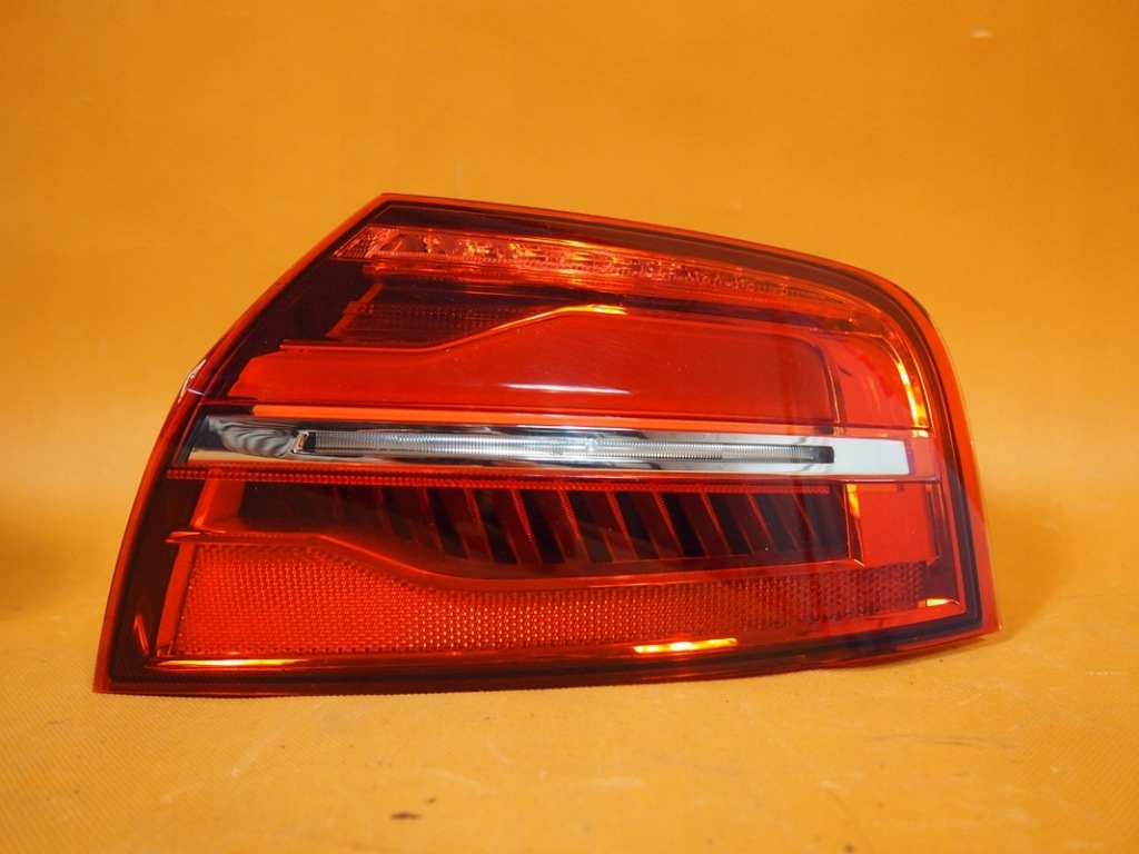 Audi a8 4h крышка багажника бампер лампы matrix балка ly9t 4h0945095k / 4h0945096k Киев