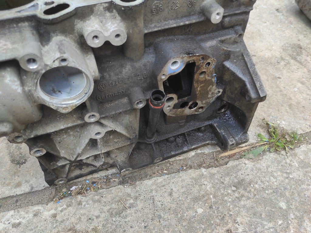 фото №6, Блок двигателя vw audi 2.0 fsi axw 06d103023