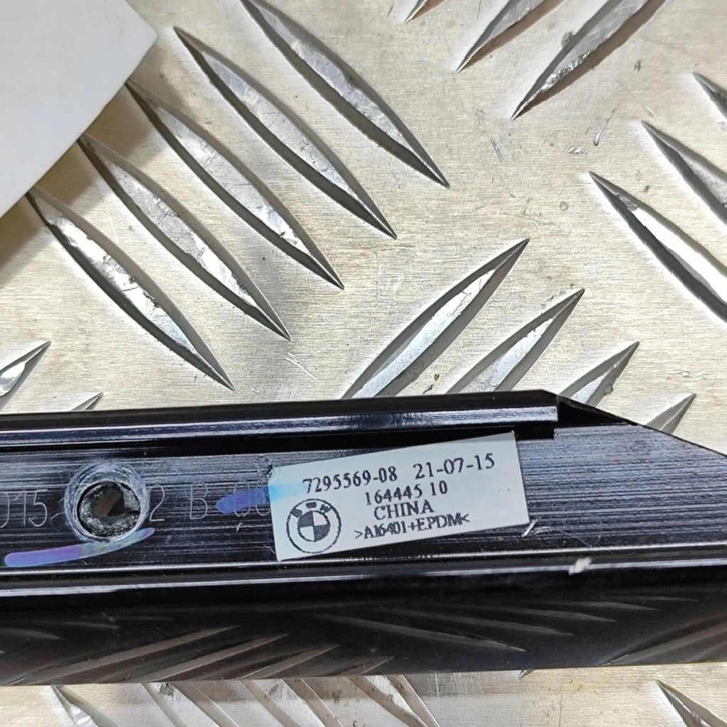 фото №6, Bmw 4 f32 f33 2016 левая сторона молдинг / прокладка стекло дверь