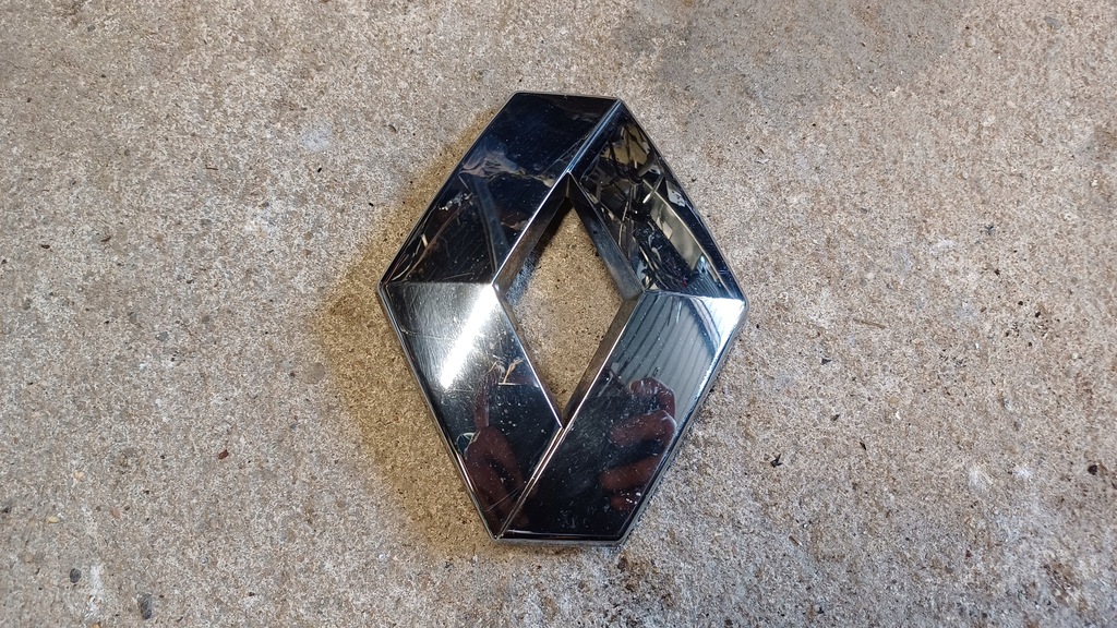 фото №1, Renault megane iv эмблема крышки 908896596r