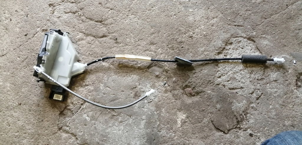 фото №1, Citroen c4 cactus замок дверь правый передний 6 pin 016899