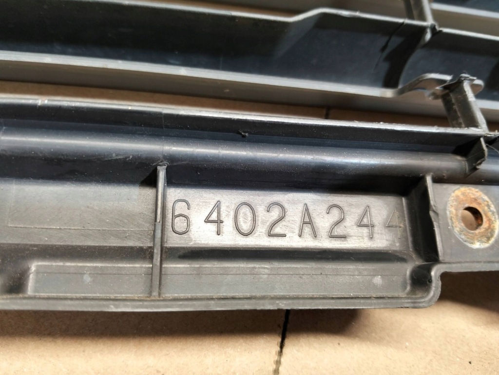 фото №8, Решётка решётка радиатора бампера передний перед peugeot 4008 6402a244