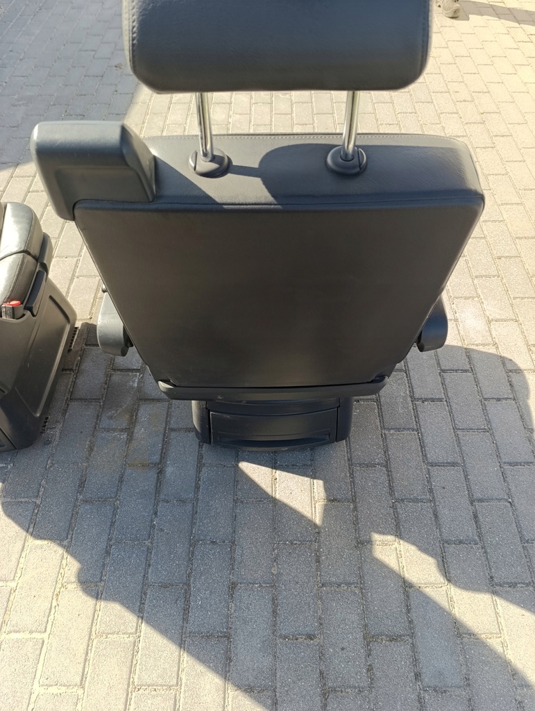 фото №10, Vw t5 t6 multivan сиденья поворотные второй/третий ряд с детское кресло