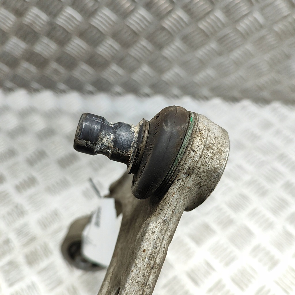 фото №8, Porsche taycan 9j1 2021 левая сторона нижний рычаг передний