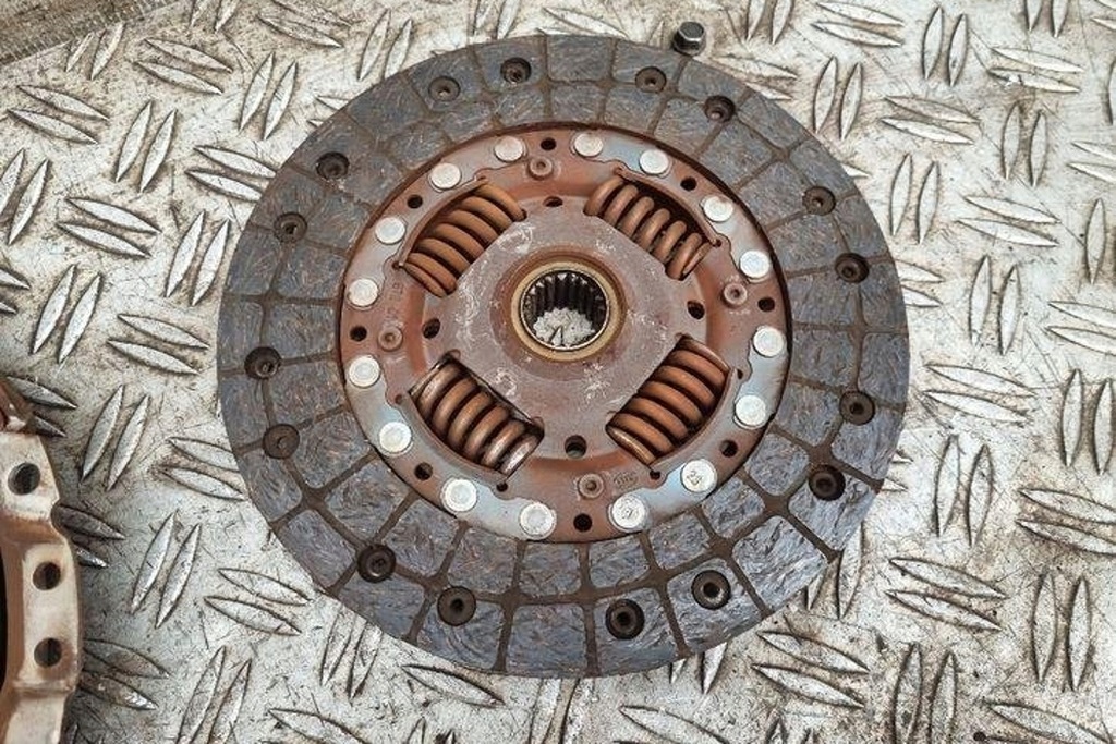 фото №11, Комплект сцепления toyota auris _e15_ 312100d040 1.4l дизель 66kw 2008