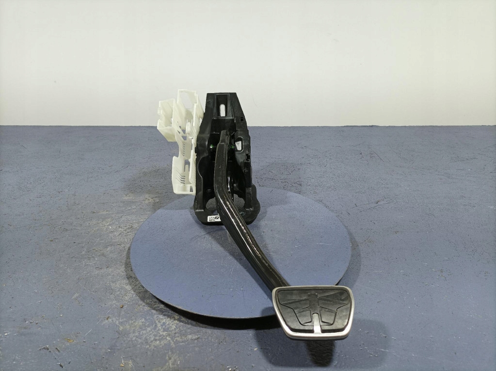 фото №1, Bmw x5 g05 педаль тормоза автоматическая коробка передач 6874279