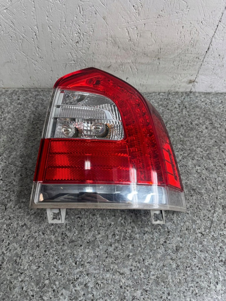 фото №1, Лампа правый задняя volvo v70 iii 2012- lift