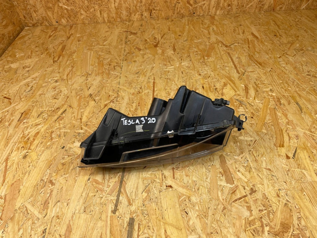 Купить Противотуманная фара бампера перед передний led правый tesla model 3 1077396-00-d 2017-