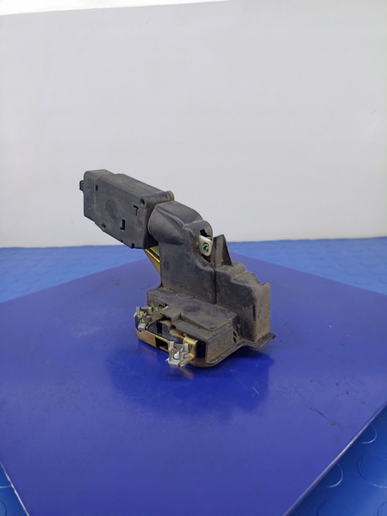 фото №4, Volvo v40 i kombi замок двері лівий передній