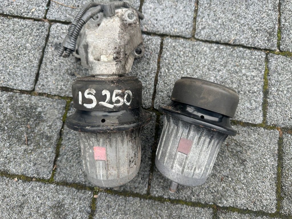 фото №1, Lexus is iii подушка двигуна 14-21 кронштейн