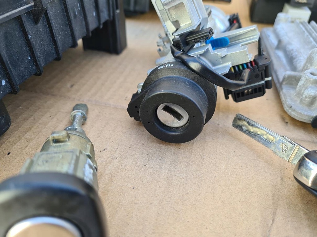 фото №9, Набор стартовый иммобилайзер бортовой компьютер блок управления двигателя volkswagen vw golf v 1.6fsi