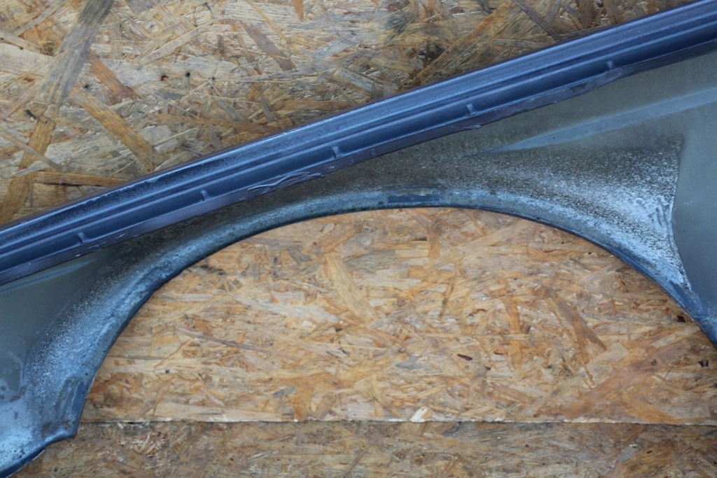 Крыло  правый  bmw 7 e32 дорестайлинг  zdrowy оригинальный без поворотник Киев