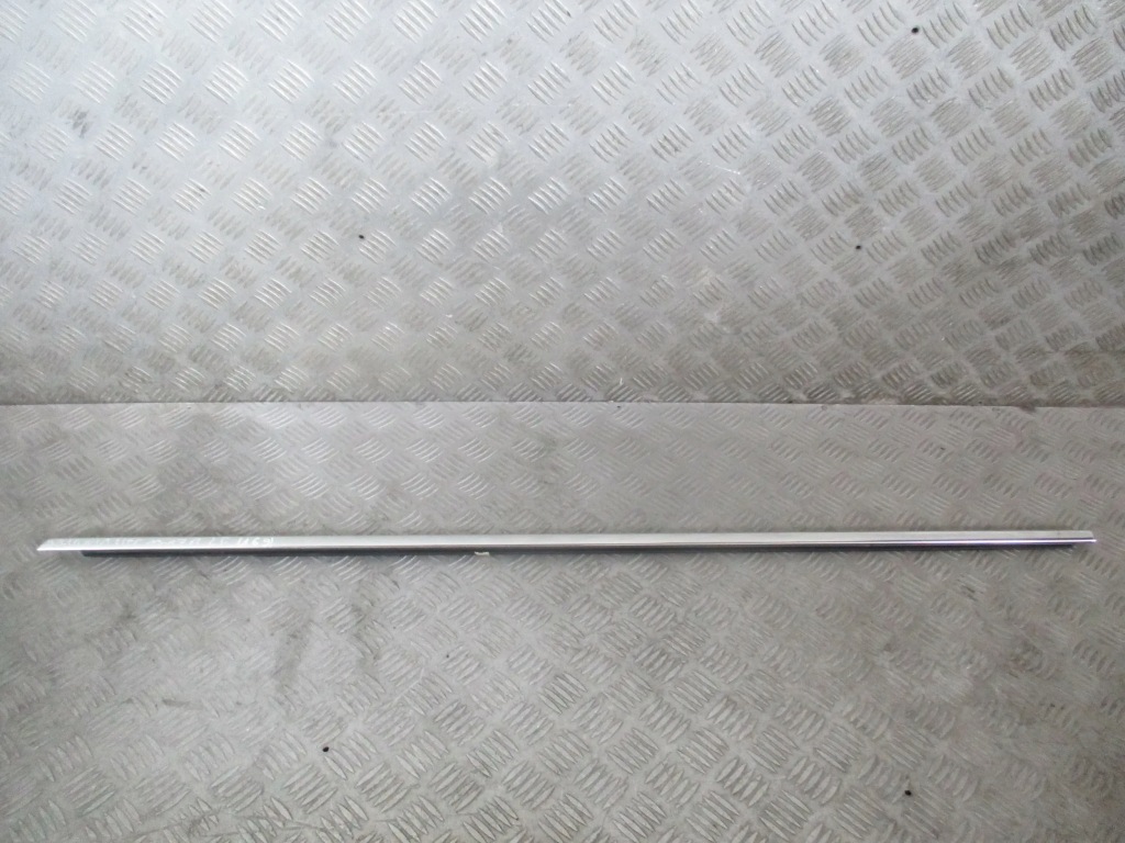 фото №1, Молдинг уплотнитель хром левый перед opel insignia lift 13-17r 22834388