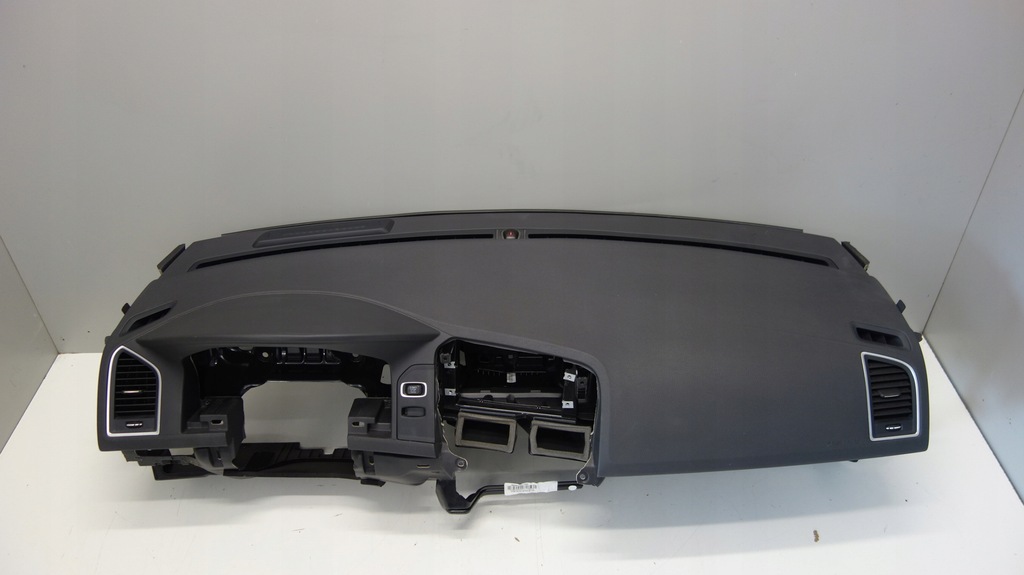 фото №2, Volvo xc60 i приборная панель консоль оригинал радар