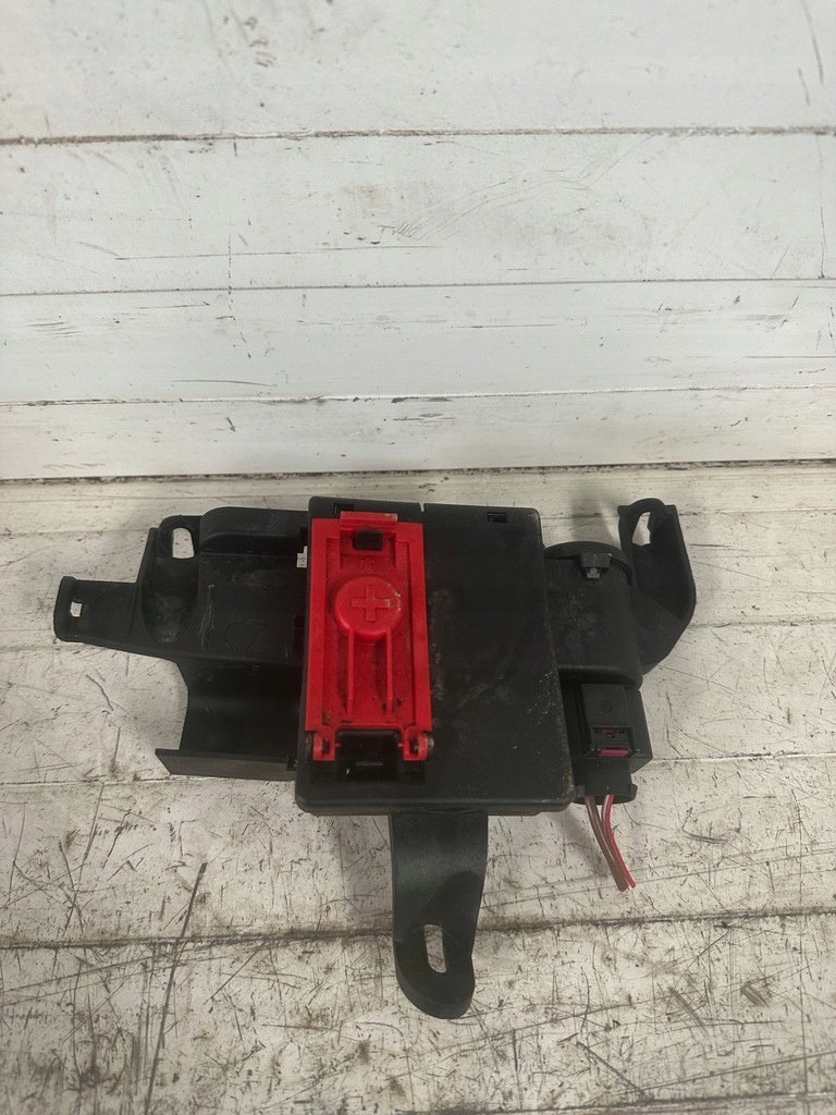 Купить Audi q7 распределитель электрический тока 4m0941823a