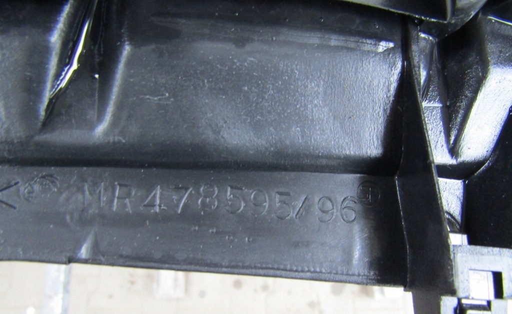 фото №9, Решётка радиатора решётка радиатора бампер перед mitsubishi pajero sport 98-2002