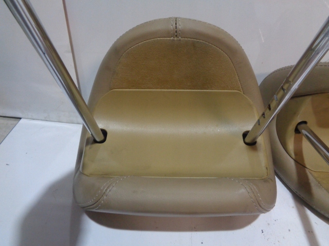 фото №14, Підголівники сидінь передніх lancia thesis 02-09 beż