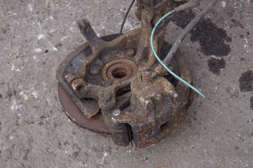 фото №11, Поворотний кулак амортизатор лівий перед nissan juke f15